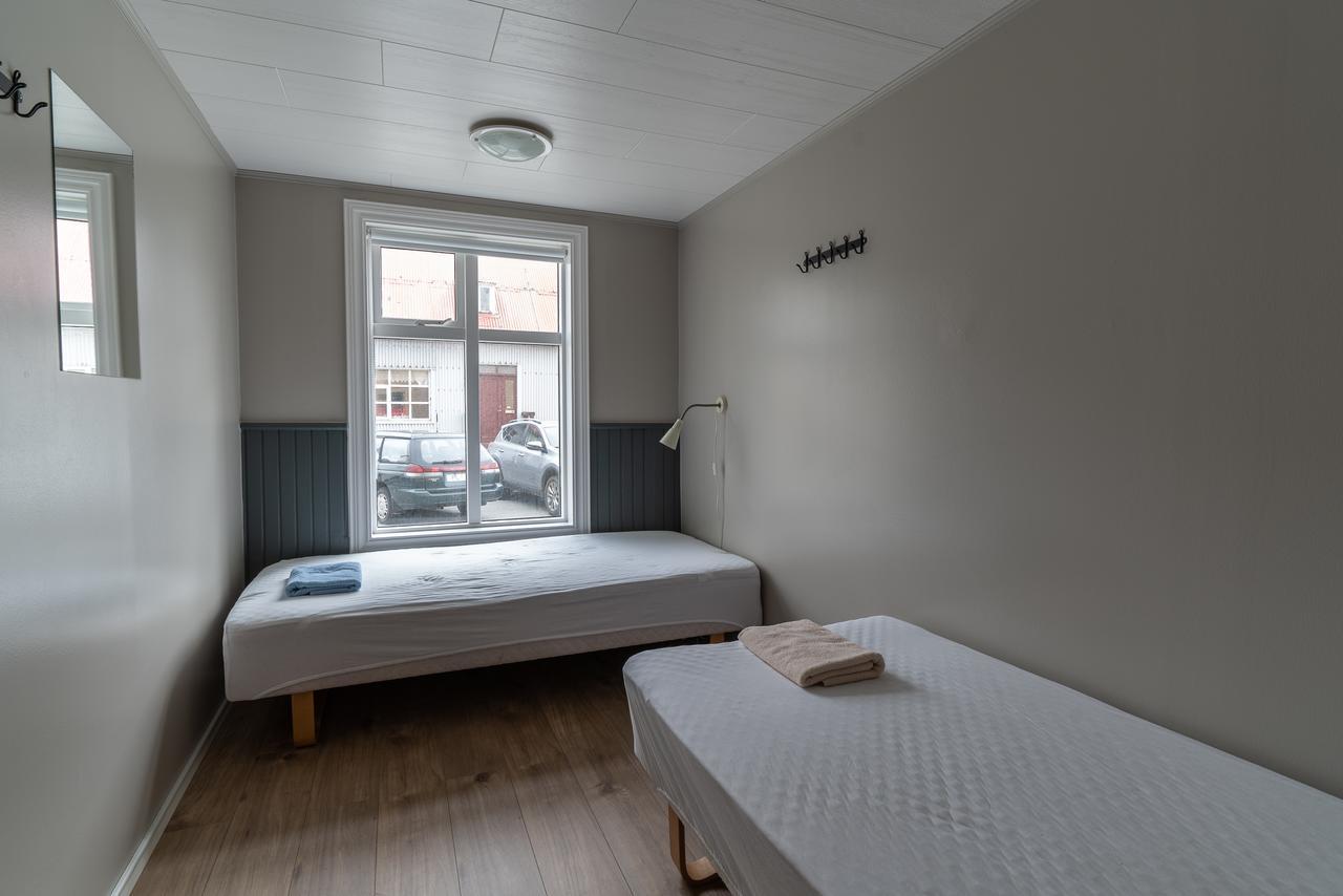 Isafjordur Hostel Екстер'єр фото